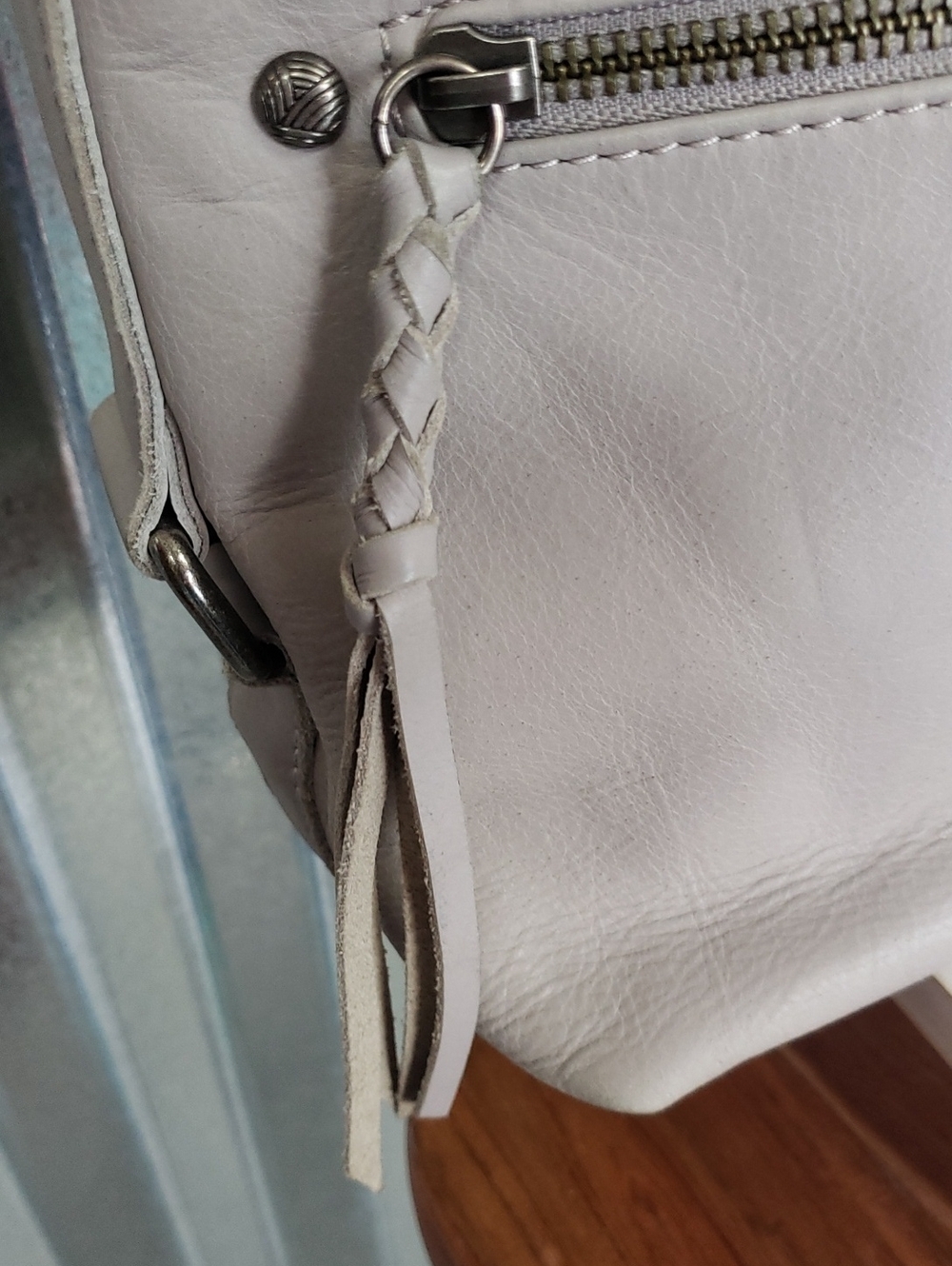 THE SAK Leather Shoulder Bag in Light Taupe - Brand: (unbranded) - Picture 5 of 9